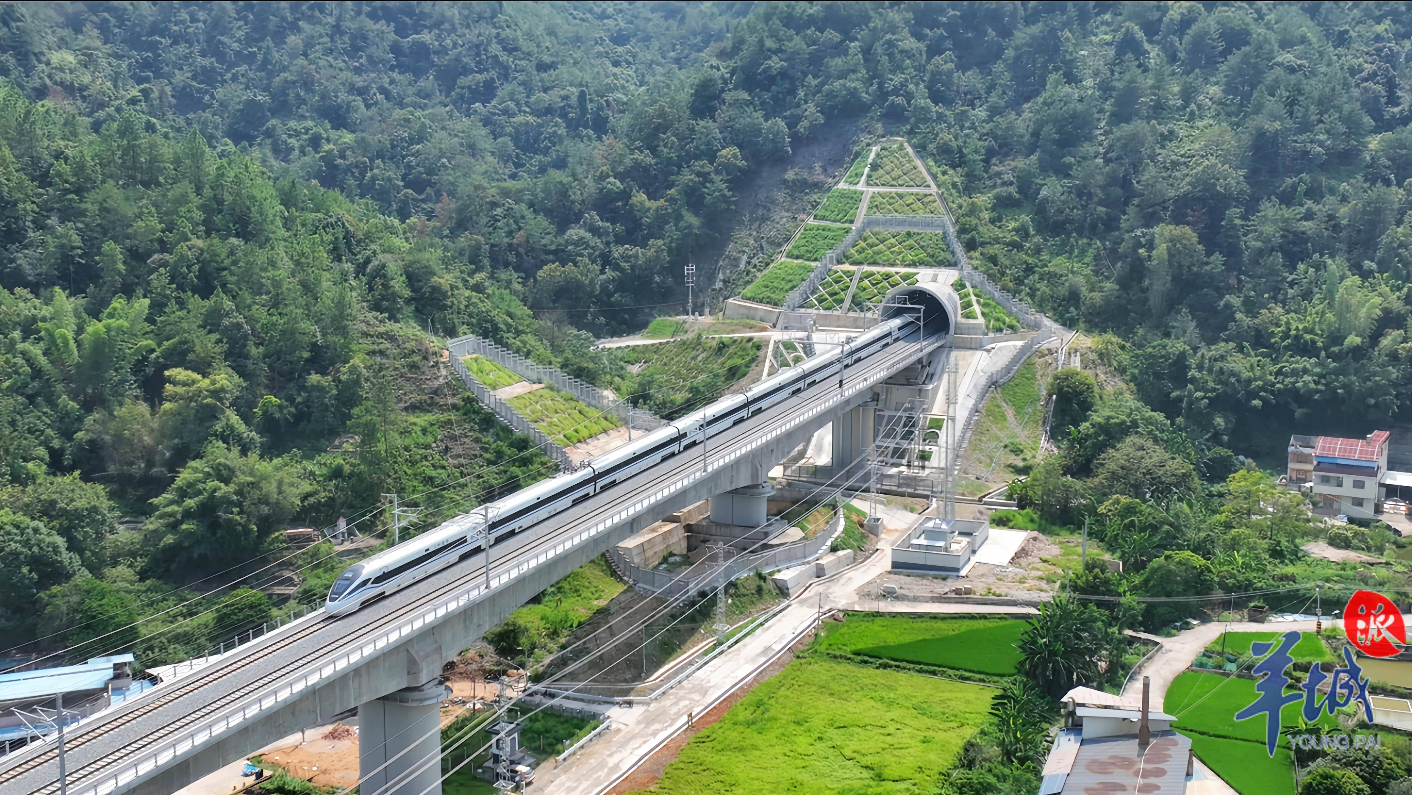 高铁-郑州高铁乘务员招聘