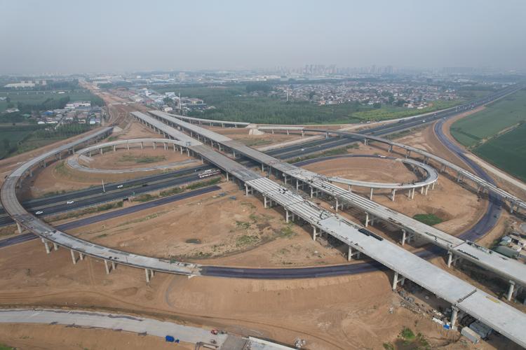 豫中交通大动脉-郑州高铁乘务员招聘